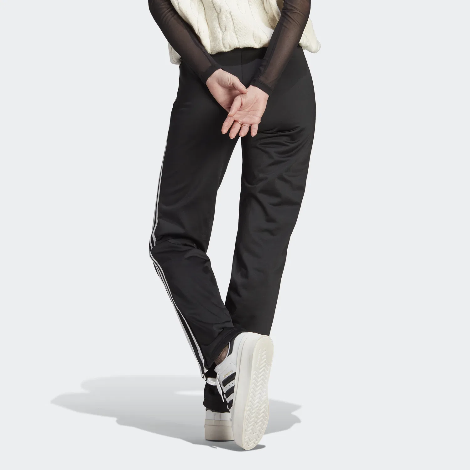 Женские классические спортивные брюки Firebird Adicolor, чёрные, от Adidas — фото 2