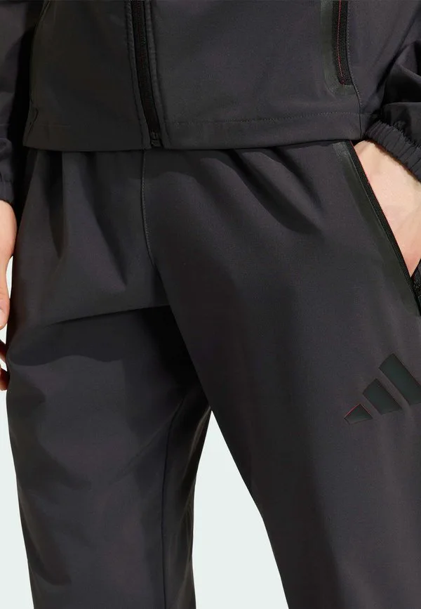 Спортивные штаны audi revolut f1 team dna vis tech Adidas Performance, Utility Black/Hi-Res Red — фото 2