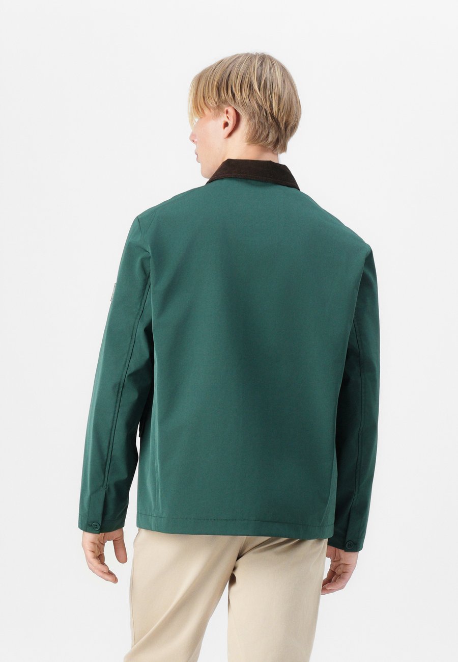 Куртка Tommy Hilfiger WET WEATHER BARN JACKET, Ornamental Green/Dark Green — фото 3
