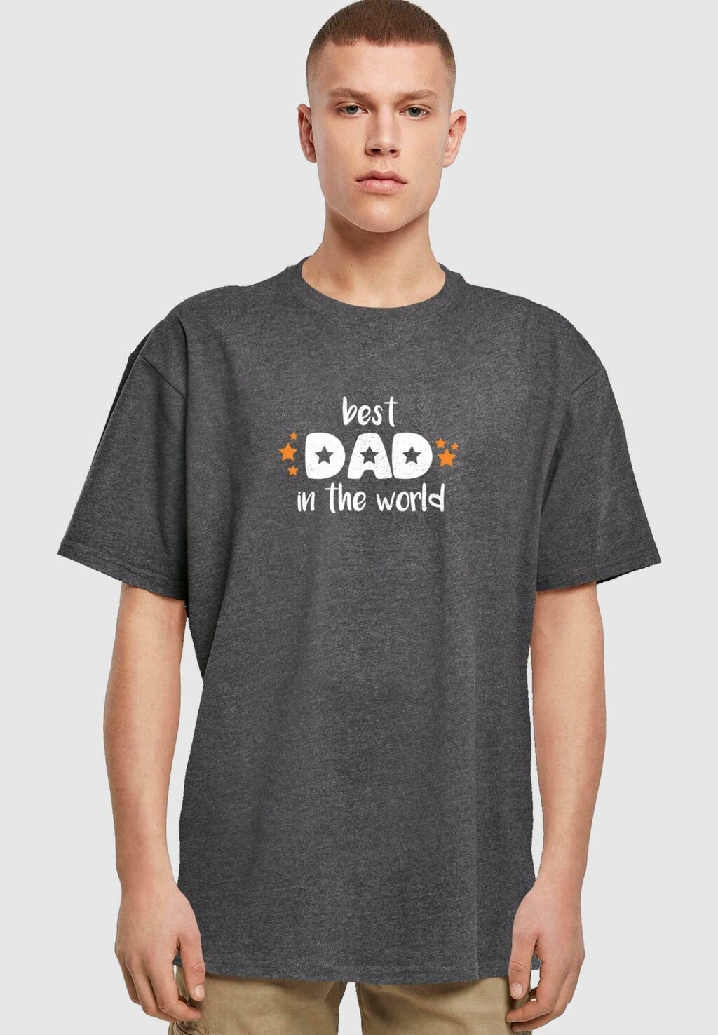 

Футболка с принтом FATHERS DAY BEST DAD IN THE WORLD HEAVY OVERS Merchcode, серый