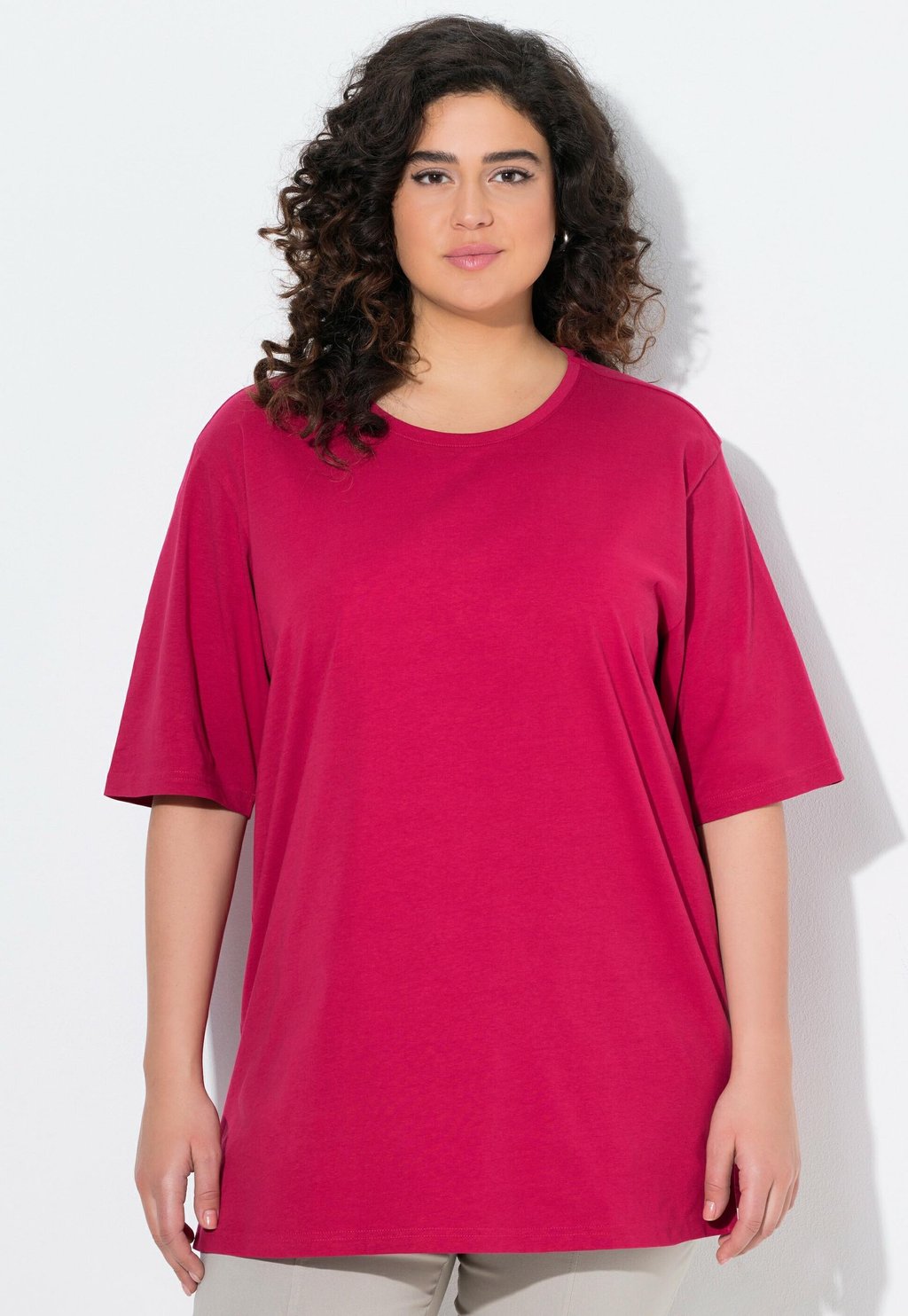 

Базовая футболка SHORTSLEEVE TEE Ulla Popken, цвет Dark Raspberry