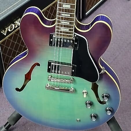 

Электрогитара Epiphone ES-335 Figured