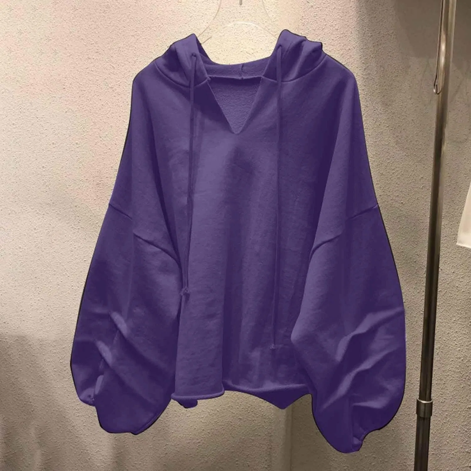 Женская футболка с капюшоном, свободный крой, длинные рукава, T-163 Purple — фото 2