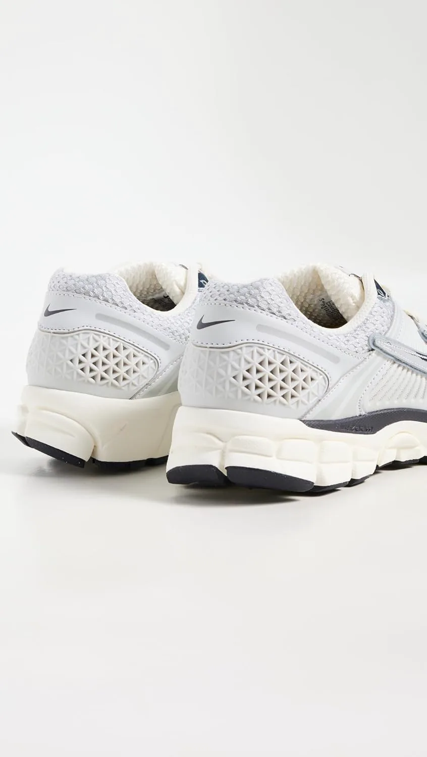 Женские кроссовки Nike W Zoom Vomero 5 M, серый/серебристый — фото 4