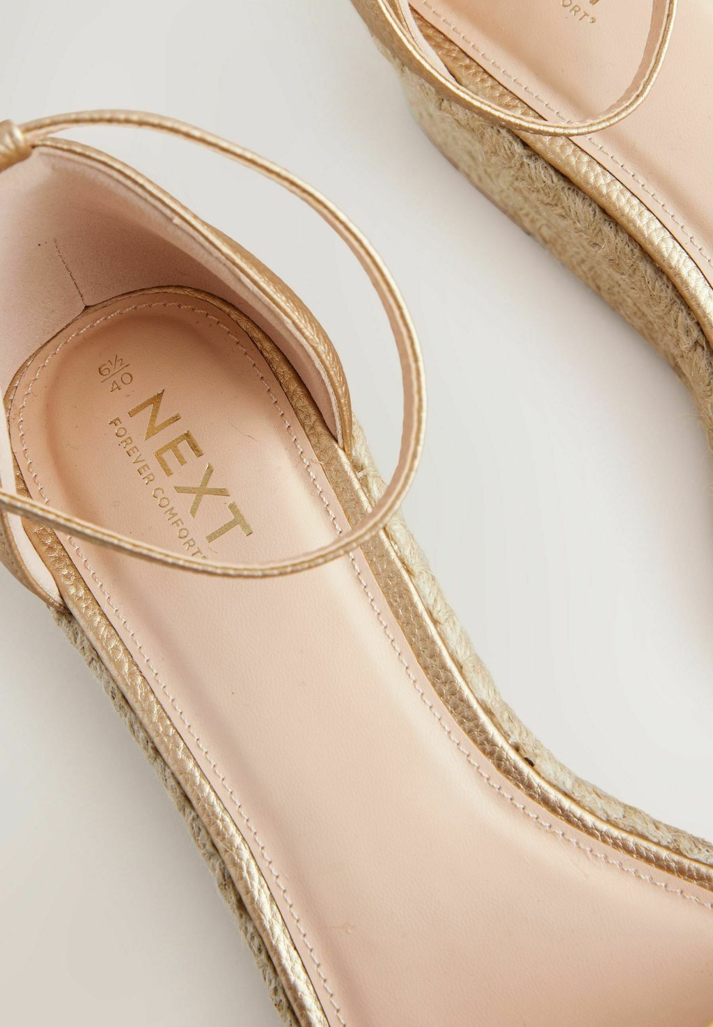 Босоножки на танкетке REGULAR - FOREVER COMFORT ROUND TOE - Espadrilles Next, цвет Mottled Yellow — фото 4