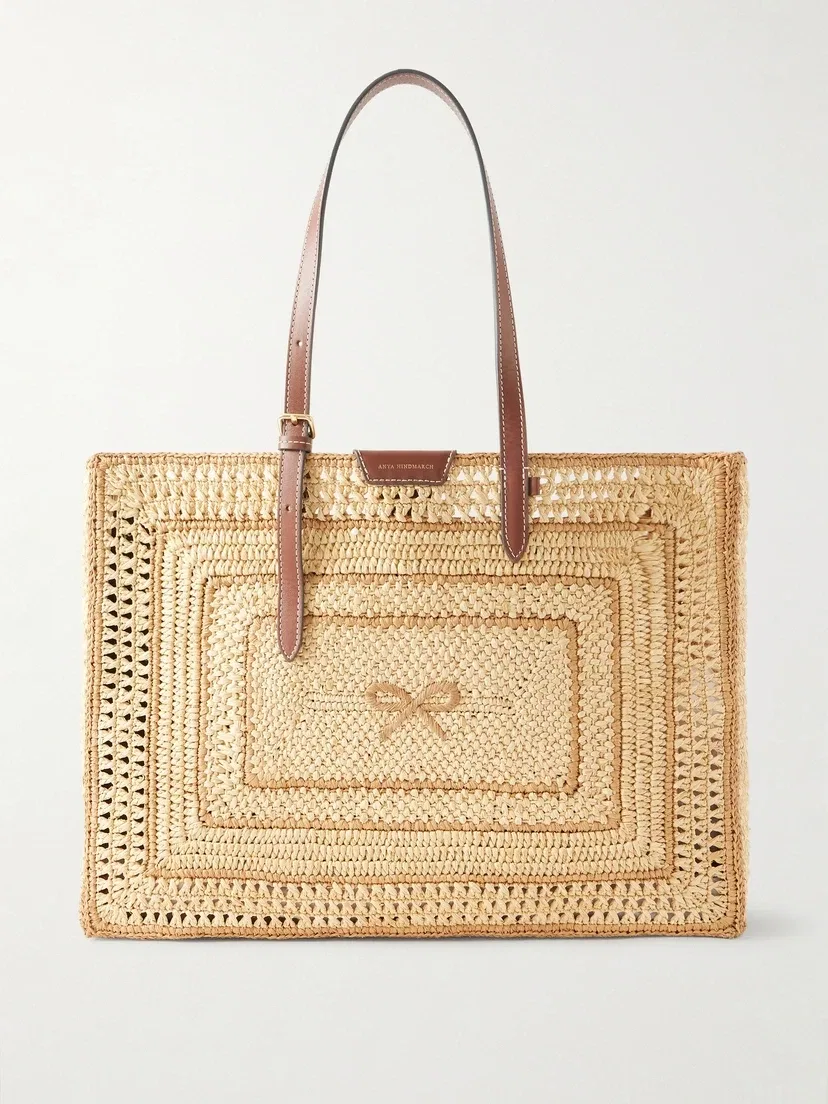 Плетеная сумка-тоут Bow из рафии с кожаной отделкой Anya Hindmarch, бежевый