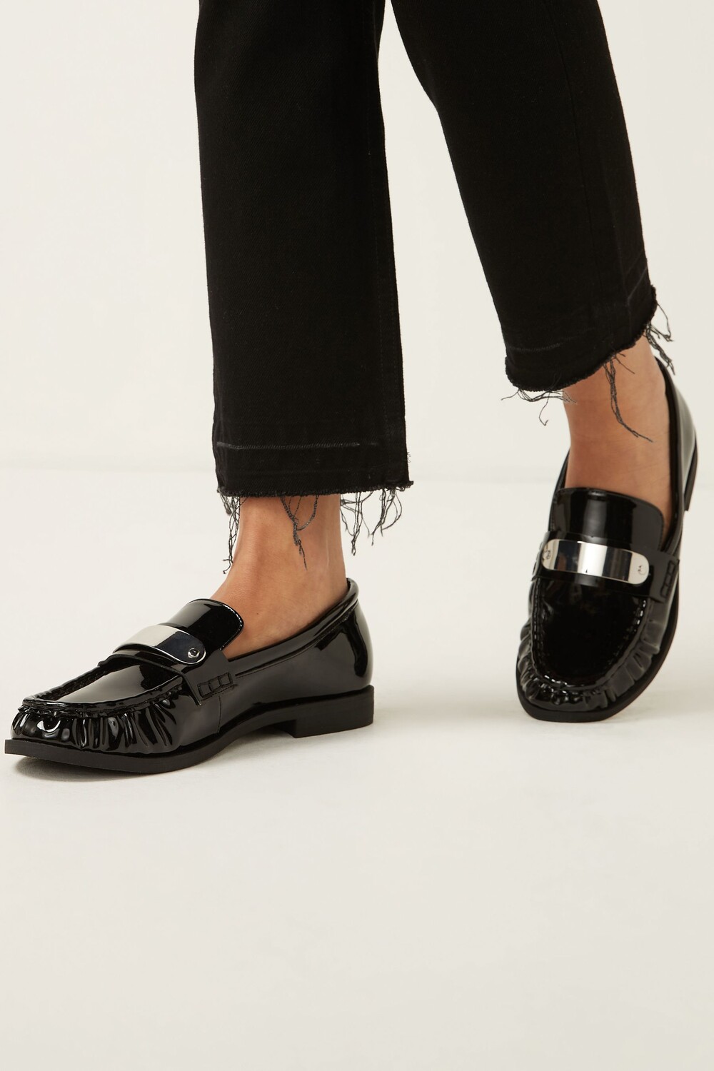 

Мокасины Forever Comfort с металлическими украшениями Next, черный