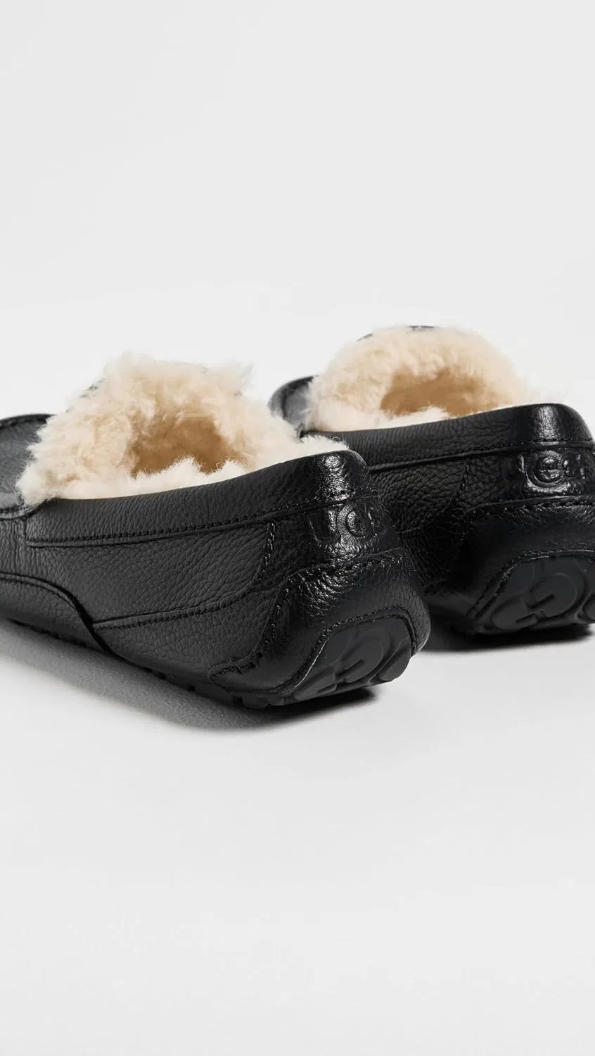 Тапочки кожаные UGG Ascot, черный — фото 4
