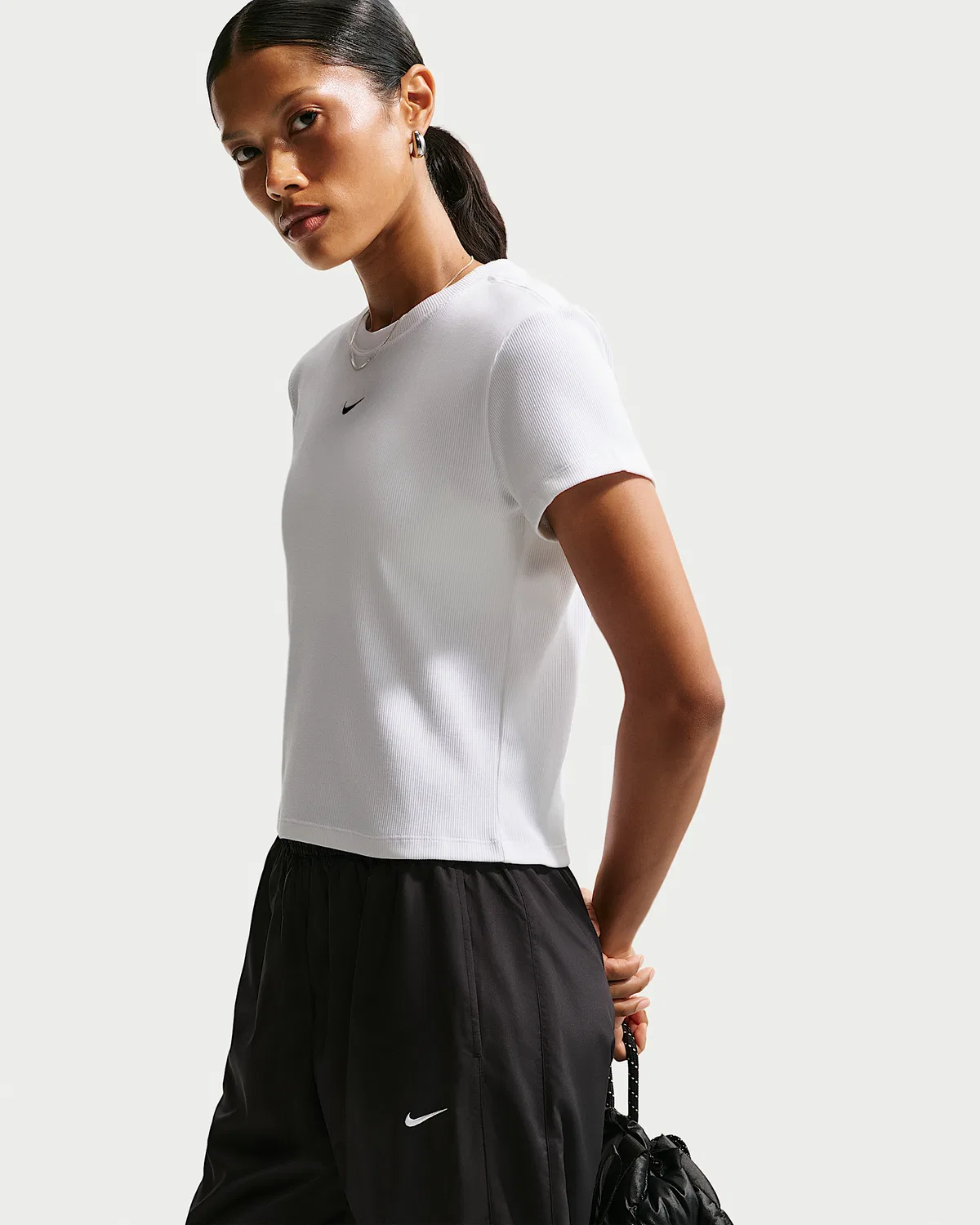 Женская облегающая футболка с коротким рукавом Nike Sportswear, White — фото 3