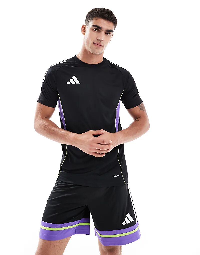 

Футболка для тренировок adidas Football Tiro 25 в черно-фиолетовом цвете Adidas Performance