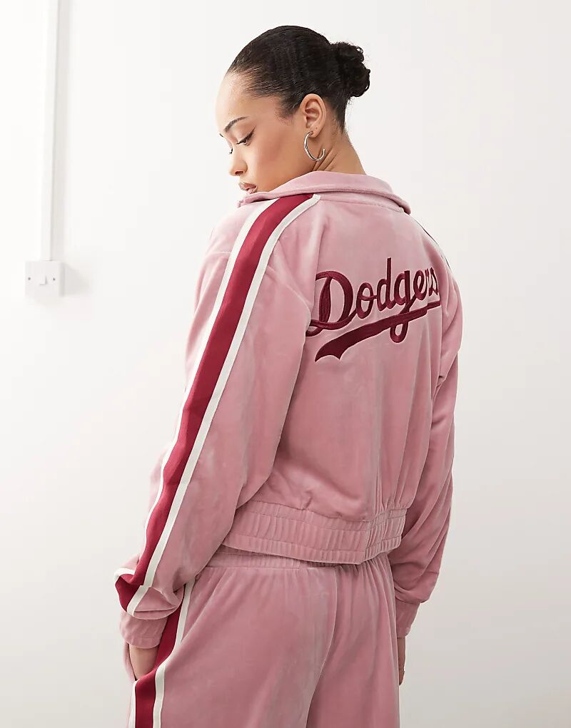 

Велюровый топ с боковыми полосками и застежкой-молнией New Era LA Dodgers розового цвета