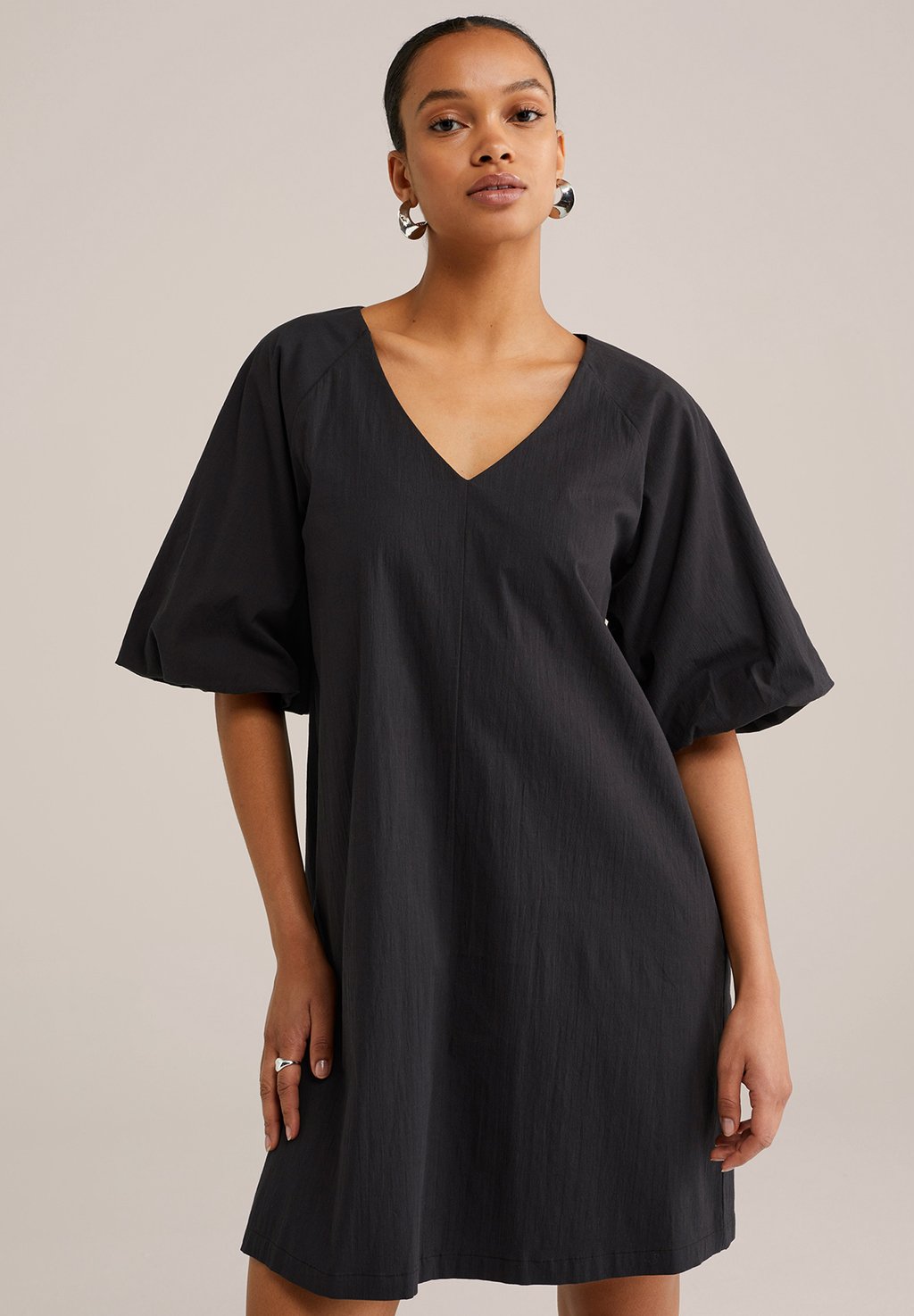 

Повседневное платье WE Fashion, черный