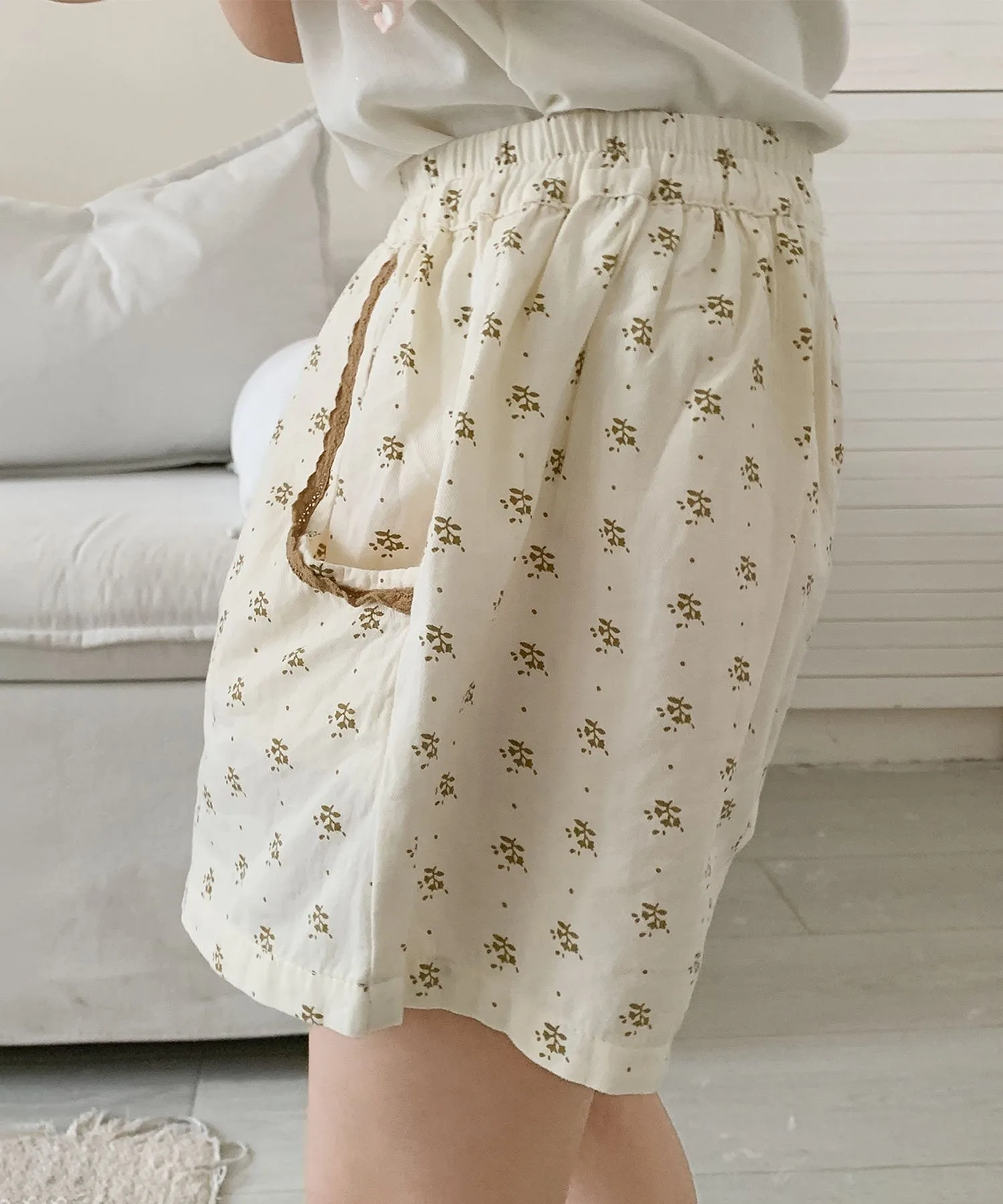 Детские шорты с цветочным принтом Aimoha Kids, off white — фото 4