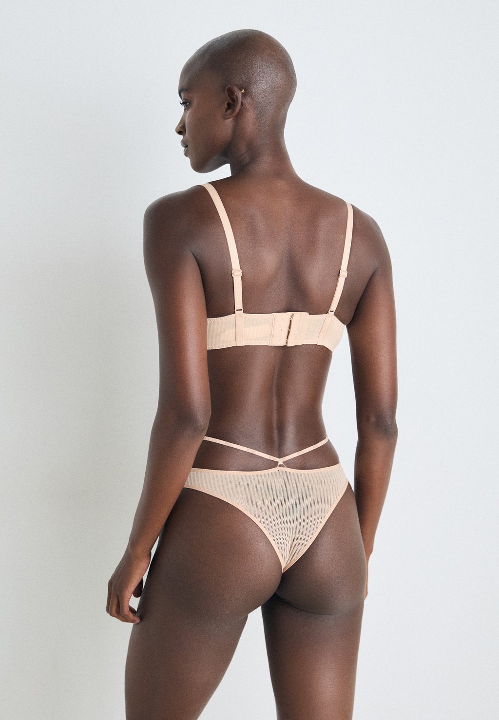

Бюстгальтер балконет PULP SPICE HALF CUP BRA Chantelle, бежевый