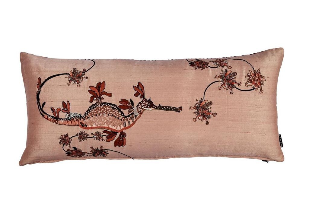 

Декоративная подушка MOOOI Blooming Seadragon цвет коралловый красный размер 40 х 90