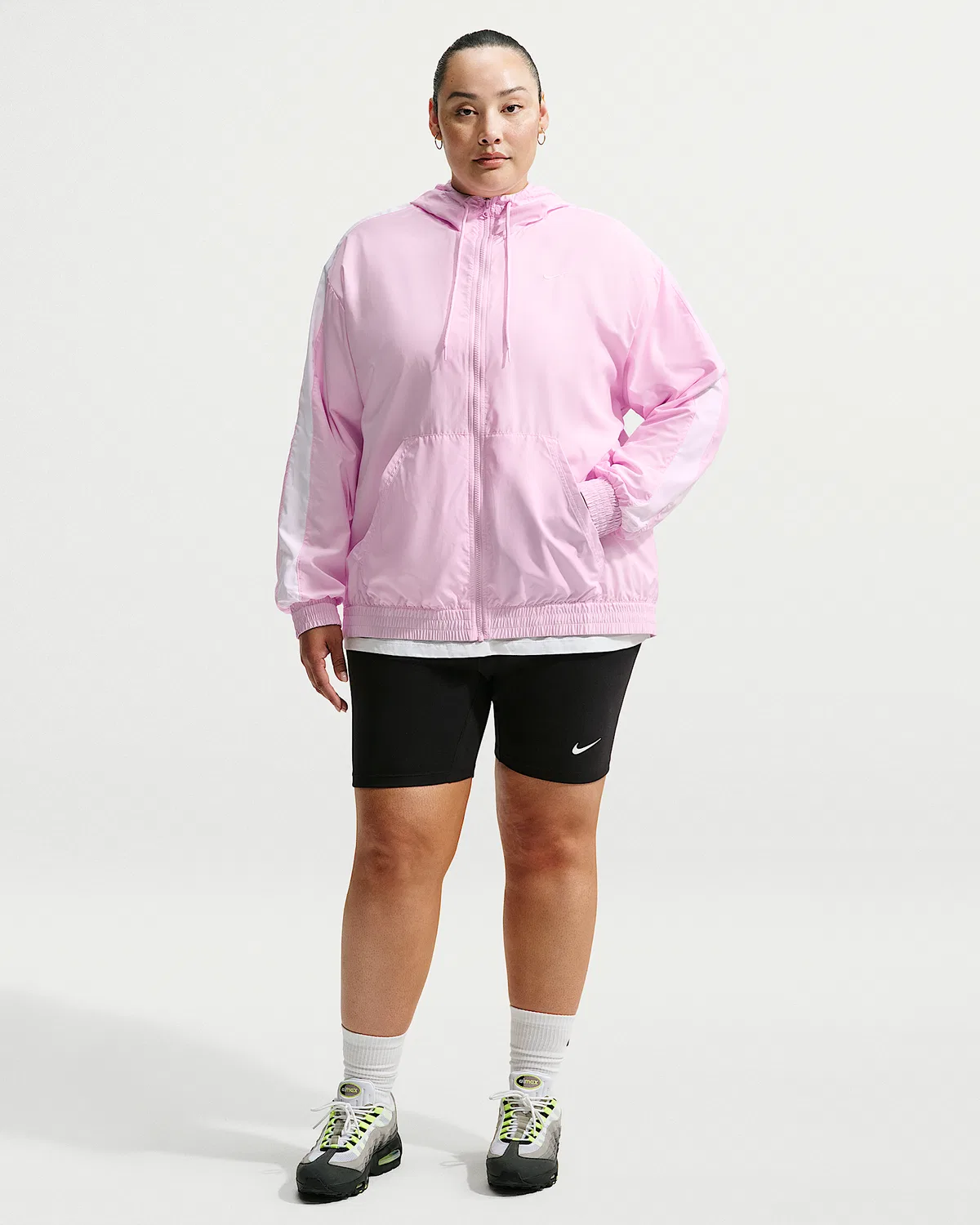 Женская свободная УФ-куртка с капюшоном (большие размеры) Nike Sportswear Classic Wovens, Pink Foam/White/Sail — фото 4