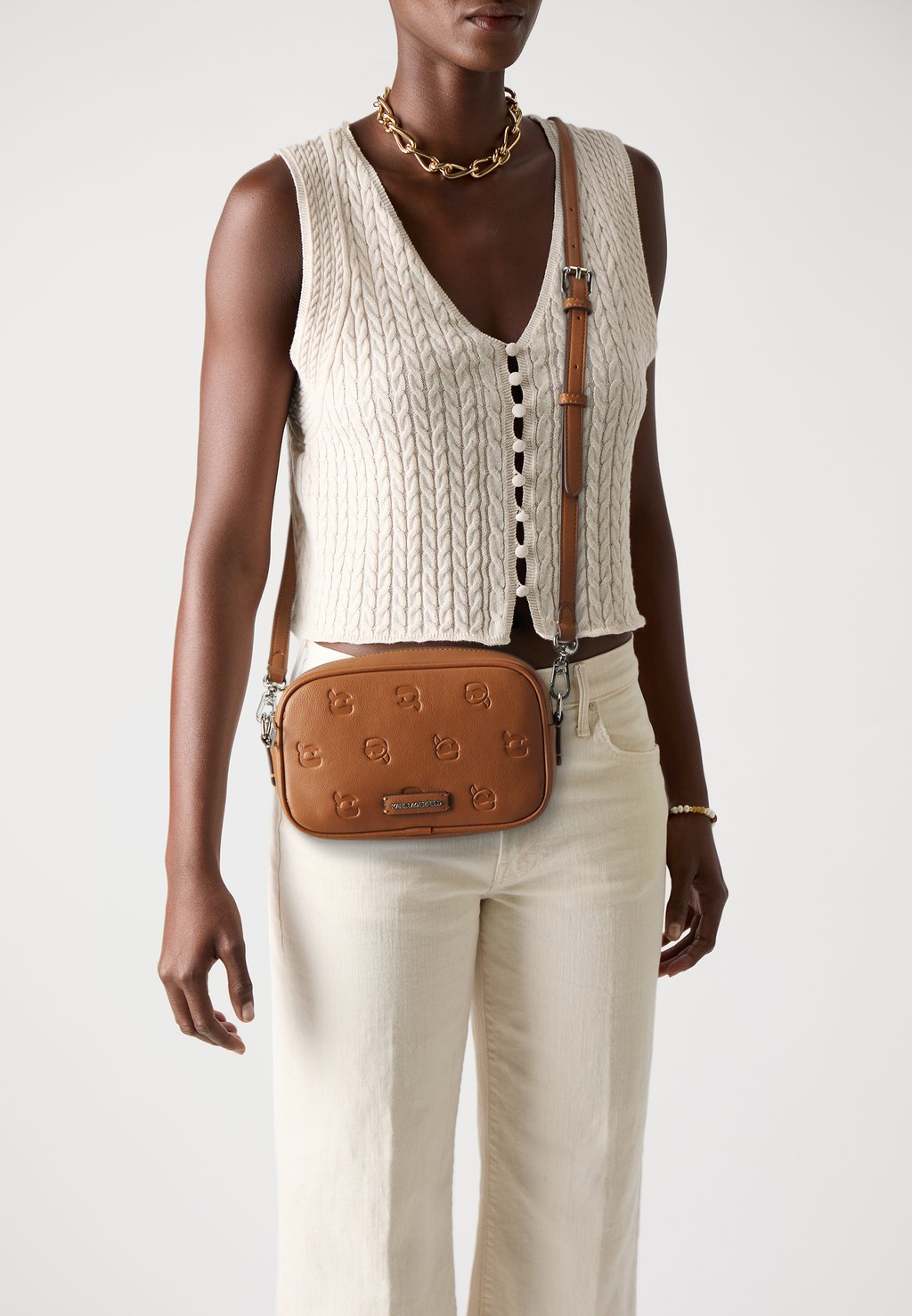 

Сумка через плечо IKON MONOGRAM SLIM CAMERABAG KARL LAGERFELD, коричневый