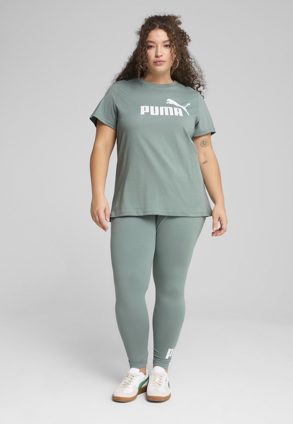 

Футболка с принтом LOGO Puma, зеленый