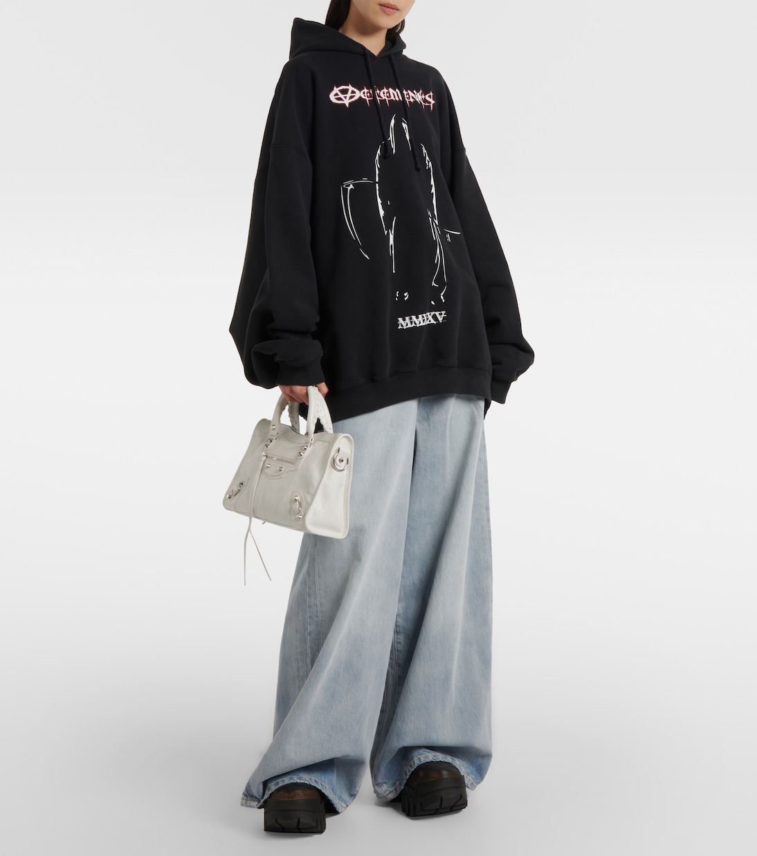 Джинсы оверсайз с широкими штанинами Vetements, светло-синий — фото 2