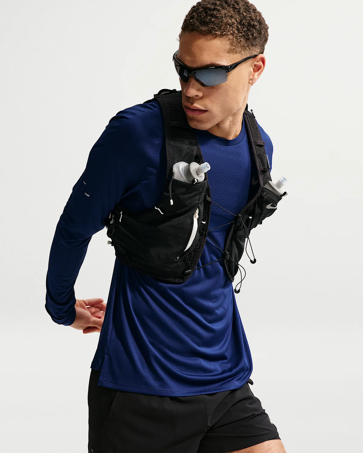 Трейловый жилет для бега (5L) Nike, Black/Sail/Sail — фото 3