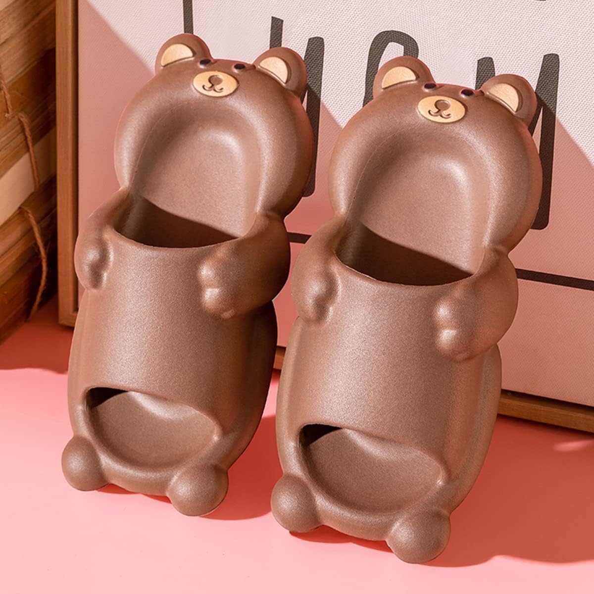 Тапочки Aoakva Kawaii Кавайные Клоги Мюли для Девочек и Женщин, Милые Тапочки с Зайчиком/Медвежонком, Летние Душевые Тапочки, Нескользящие Пляжные Обувь EVA, мягкие, Brown Bear — фото 2