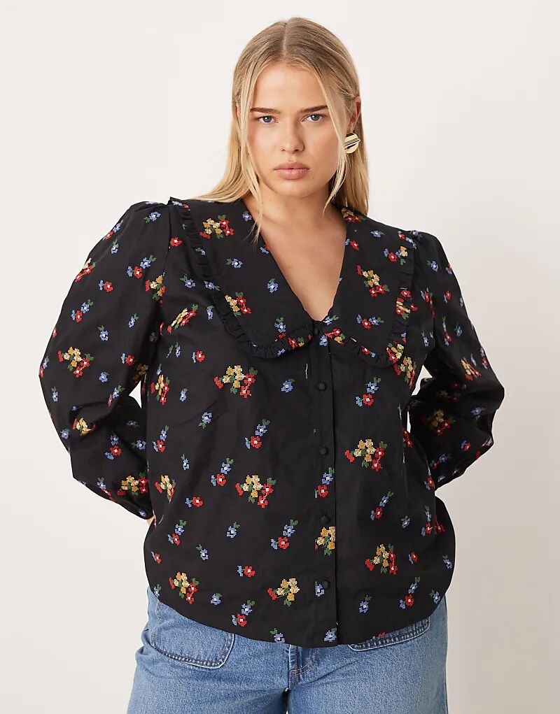 

Блузка-халат «Nobody's Child Plus Emmie» с черным цветочным принтом