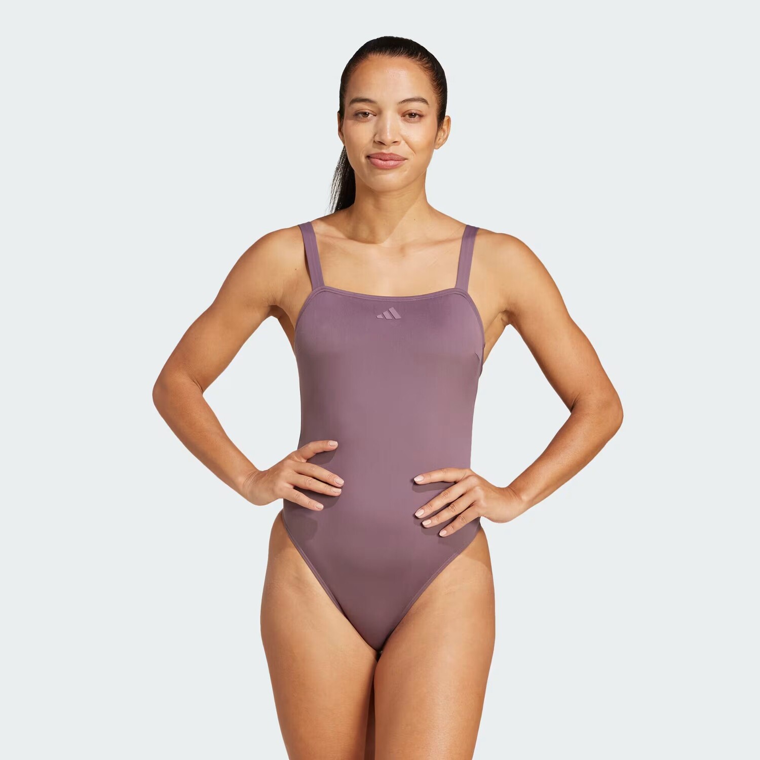 

Iconisea Мягкий купальник с U-образной спинкой Adidas, цвет Shadow Fig/White