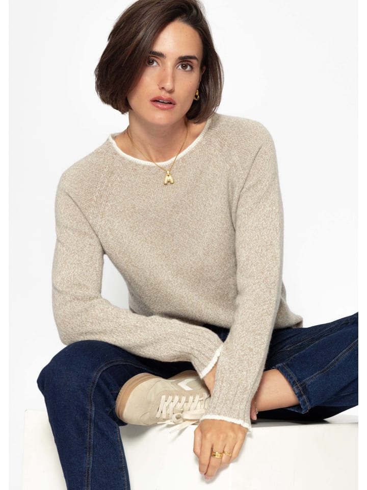 

Свитер с рукавами реглан и контрастными деталями бежевого цвета. SASSYCLASSY