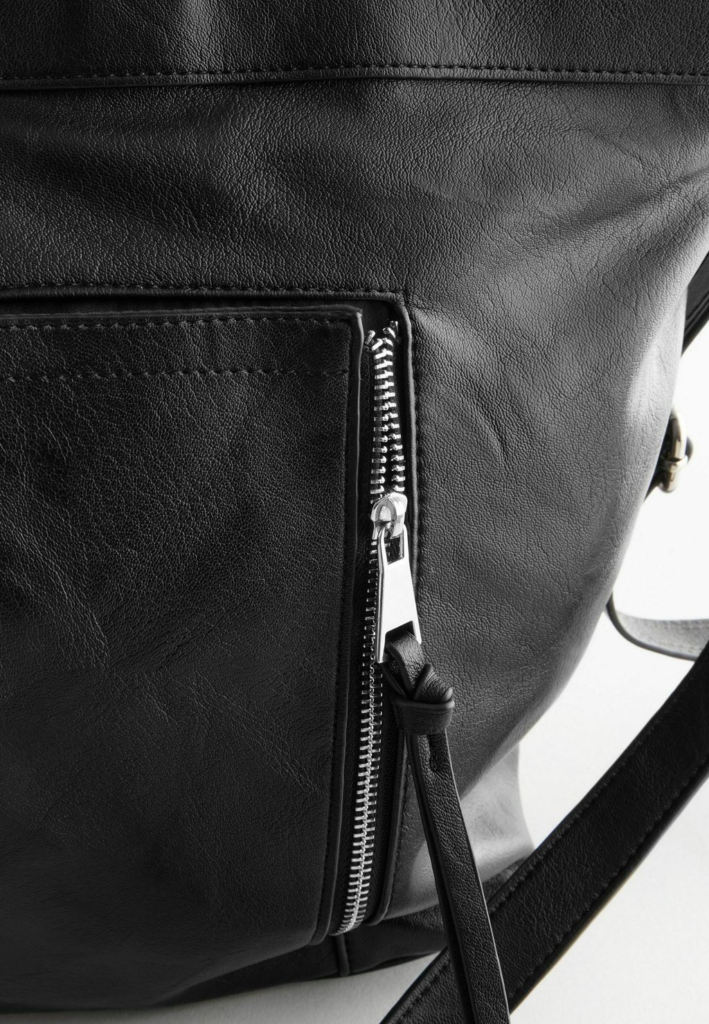 

Сумка CASUAL ZIP GRAB Next, черный