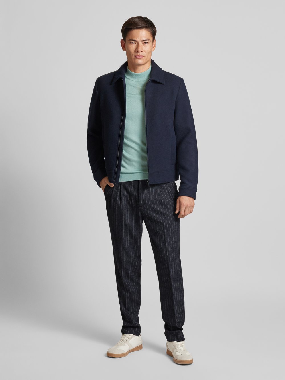 

Узкие брюки со складками Scotch & Soda, антрацит