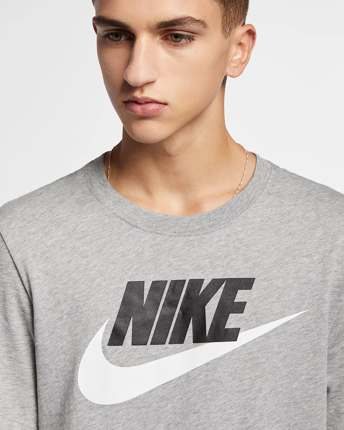 Мужская футболка Nike Sportswear, Dark Grey Heather/Black/White — фото 2