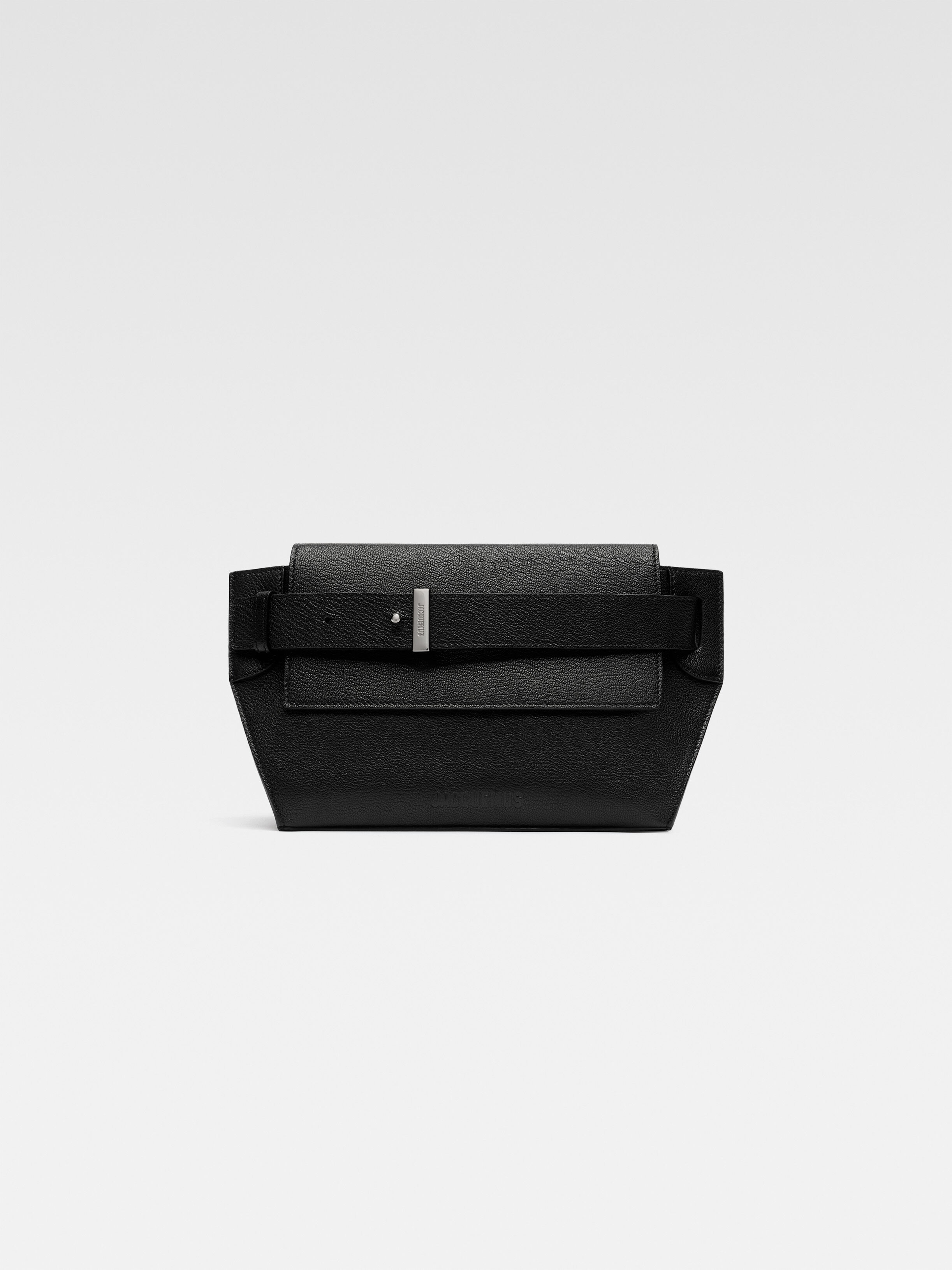 

Сложенная сумка-мессенджер JACQUEMUS The Capri messenger bag, черный