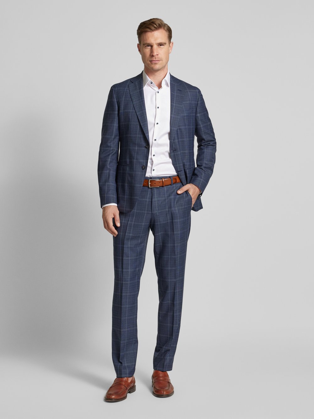 

Рубашка делового покроя прямого кроя из двухслойной ткани с воротником-стойкой Jake*s, белый