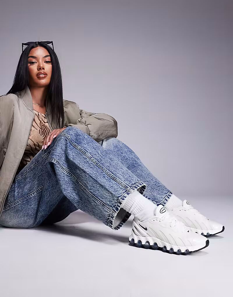 Nike - Air Max DN8 - Кроссовки в бежево-белом и черном цветах