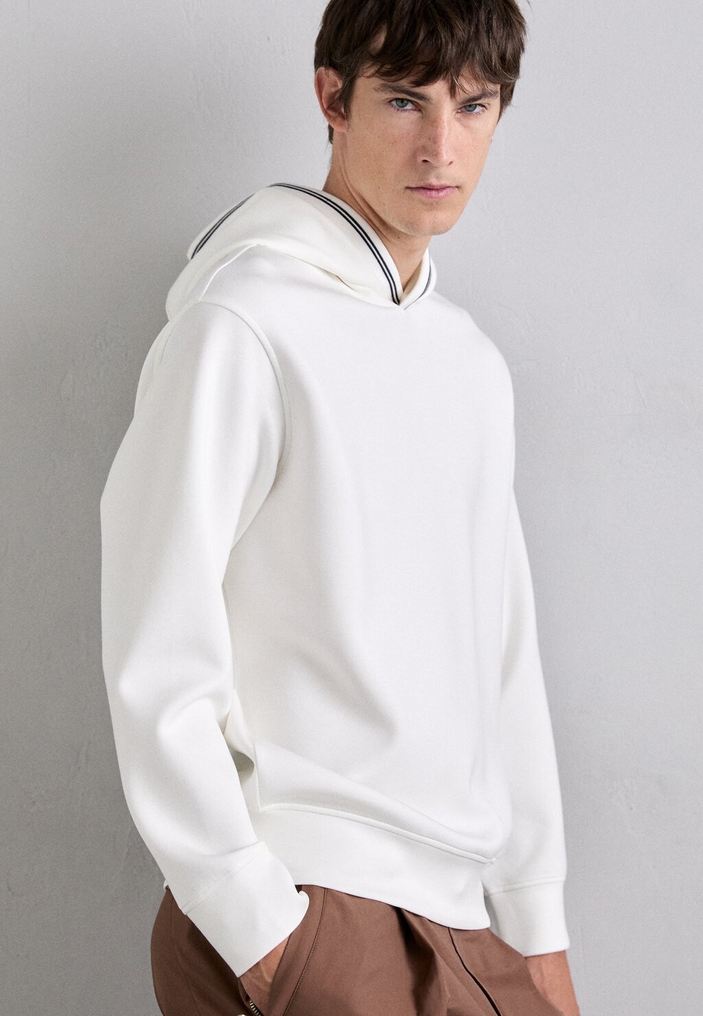 

Толстовка с капюшоном FELPA Emporio Armani, белый