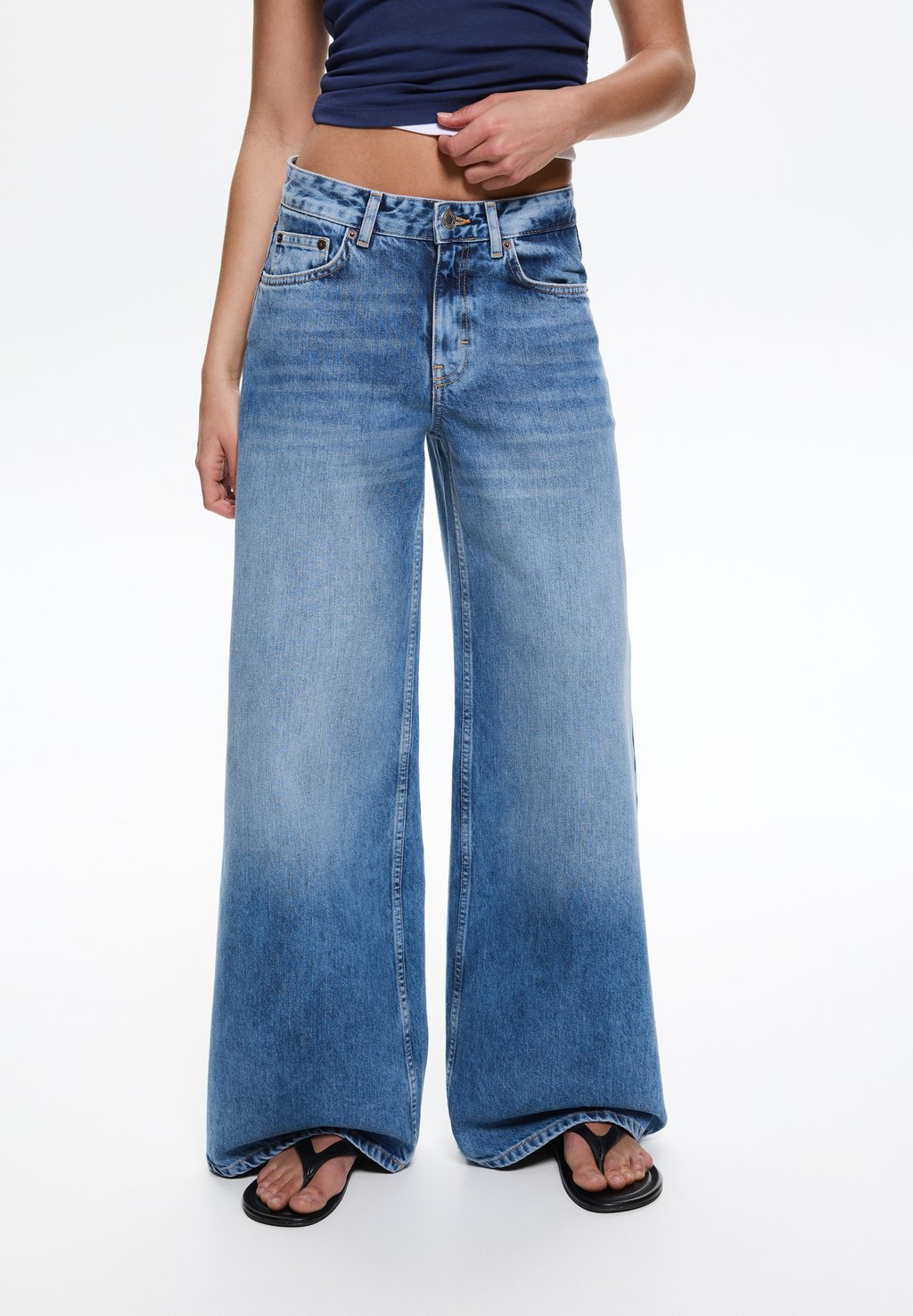 

Расклешенные джинсы PULL&BEAR, цвет Blue Denim