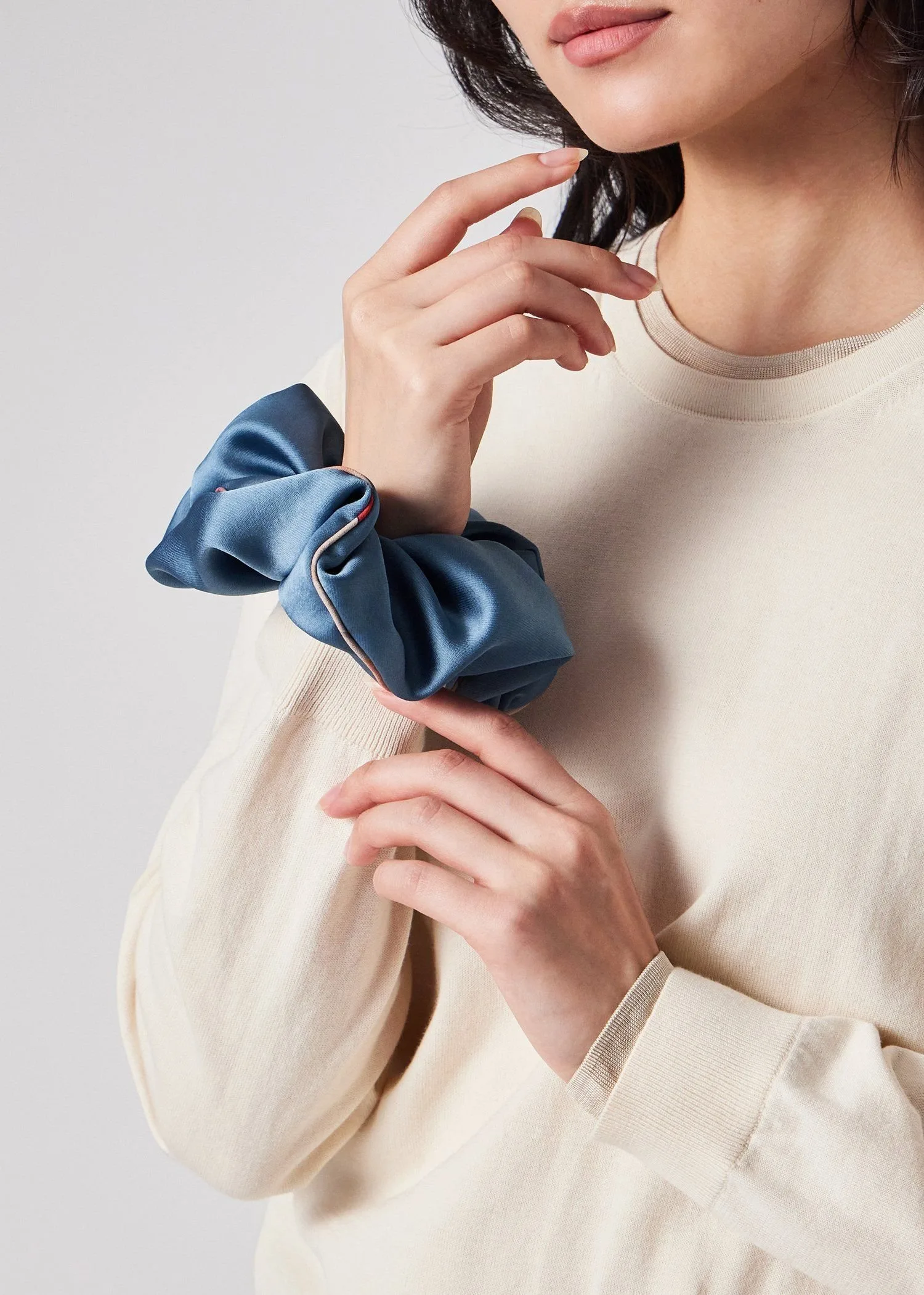 Женская резинка для волос с декоративным узором "Вихрь". Paul Smith, blue — фото 2