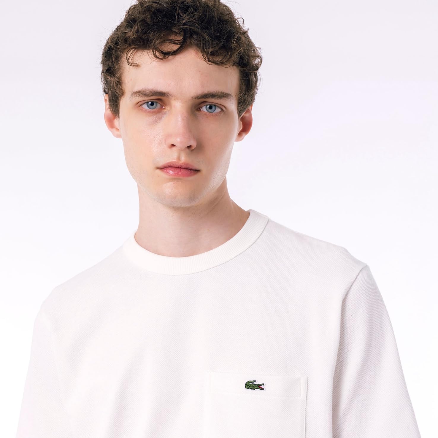 Мужская хлопковая трикотажная футболка Lacoste с коротким рукавом и карманом, белый — фото 3