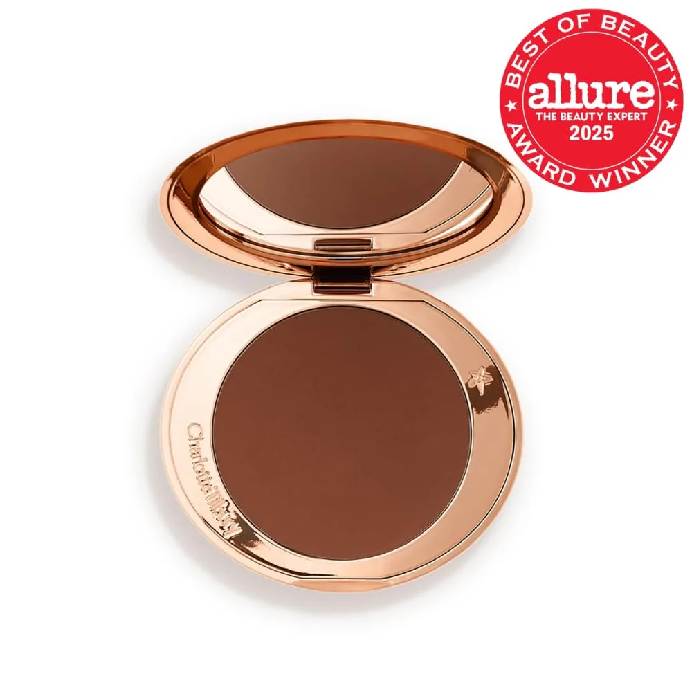 Charlotte Tilbury Airbrush Matte Bronzer - матирующая пудра-бронзер с эффектом аэрографа, разглаживает и выравнивает, наполнена шелковистой слюдой и гиалуроновой кислотой, сменный блок, 4 Deep - warm deep bronze — фото 2