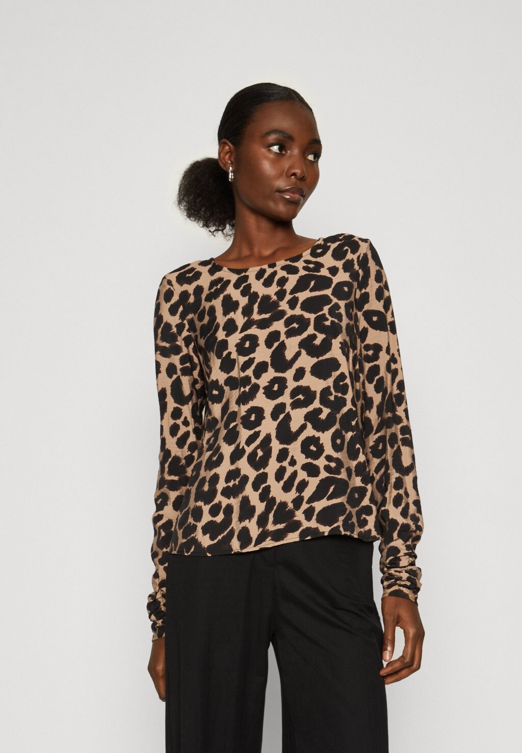

Блузка Vero Moda VMIRIS ROUCHING, бежевый