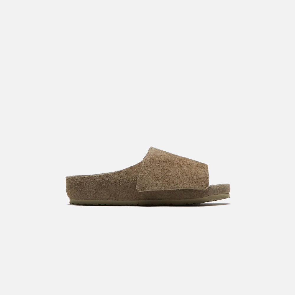 

Сандалии Birkenstock x Fear of God Kids The Los Feliz, серо-коричневый