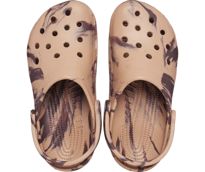 Классические мраморные сабо Crocs женские, цвет Cork / Multi — фото 3