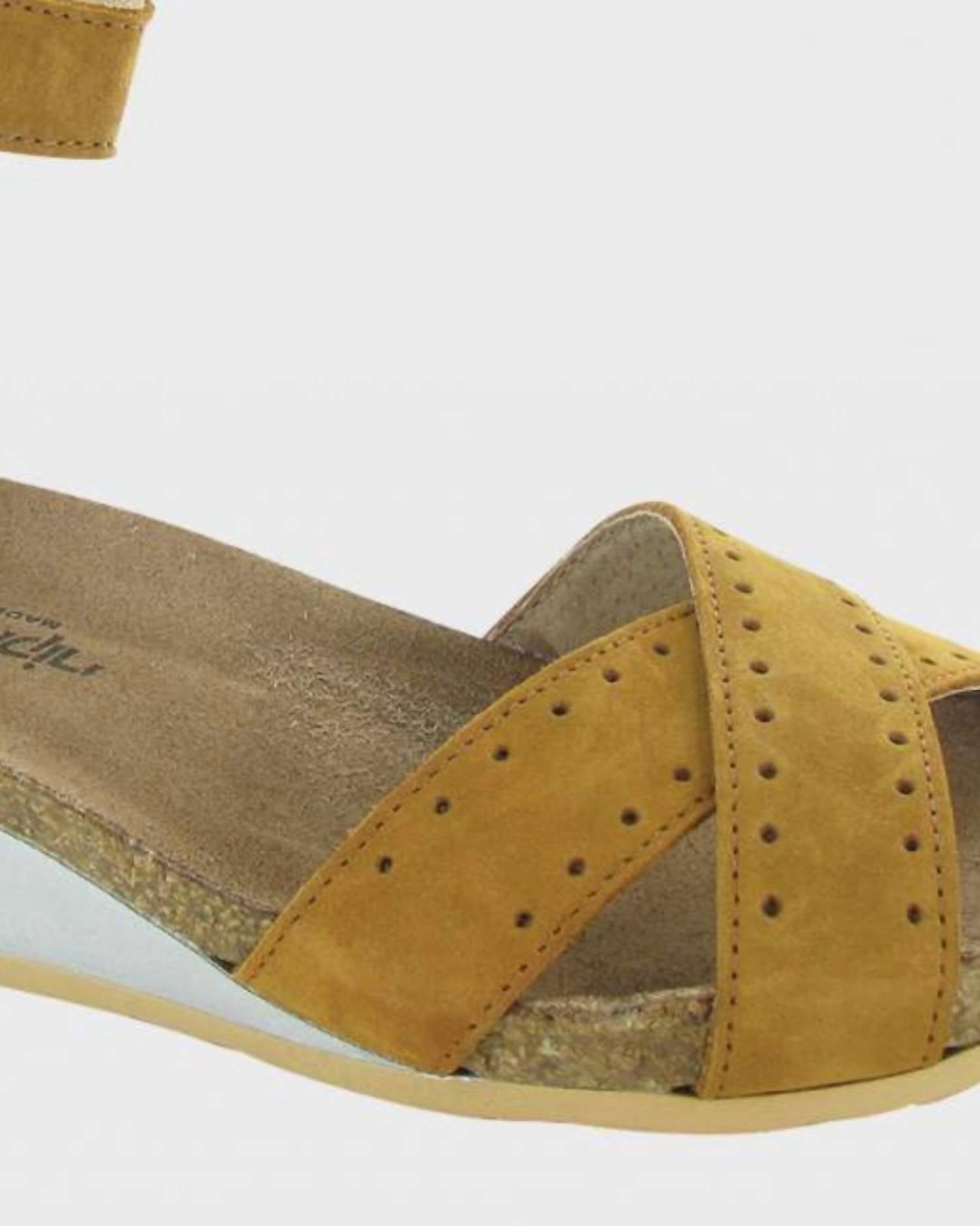 Women's Wand Amber Nubuck Sandal In Glass Brown NAOT — фото 2