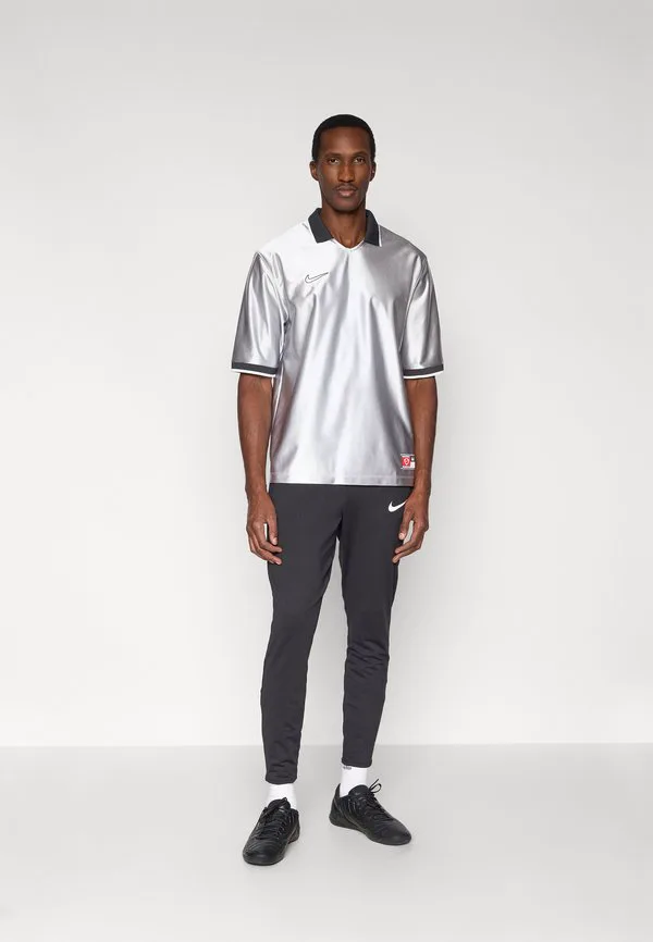 Энергетическая спортивная футболка Nike Performance, Silver-Coloured/Black — фото 2