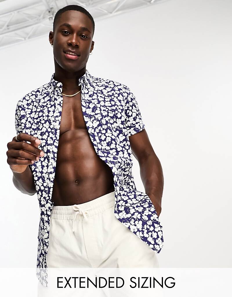 

ASOS DESIGN – Узкая эластичная рубашка с цветочным принтом темно-синего цвета