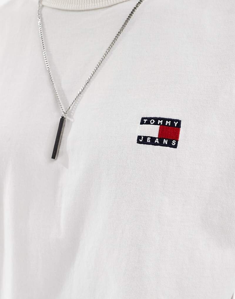 

Белая футболка с логотипом Tommy Jeans