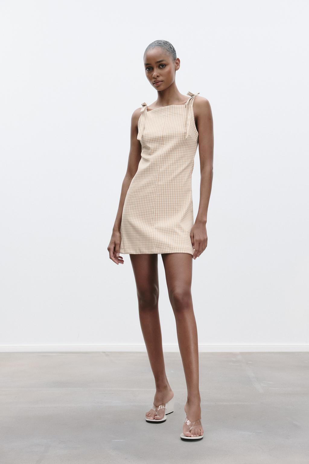 

Короткое эластичное платье ZARA, бежевый