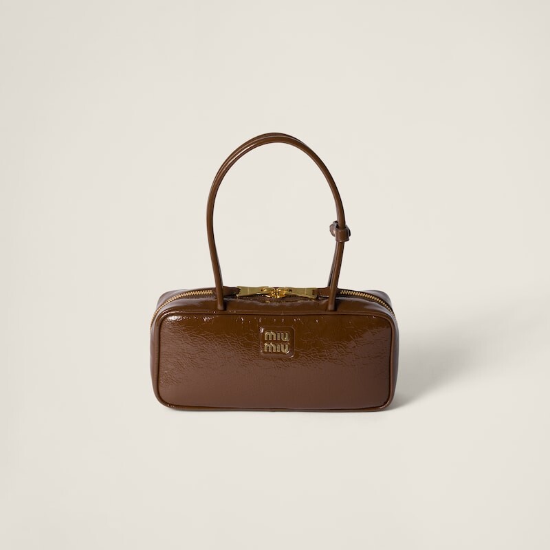 

Сумка Beau из лакированной кожи наплак. Miu Miu, коричневый