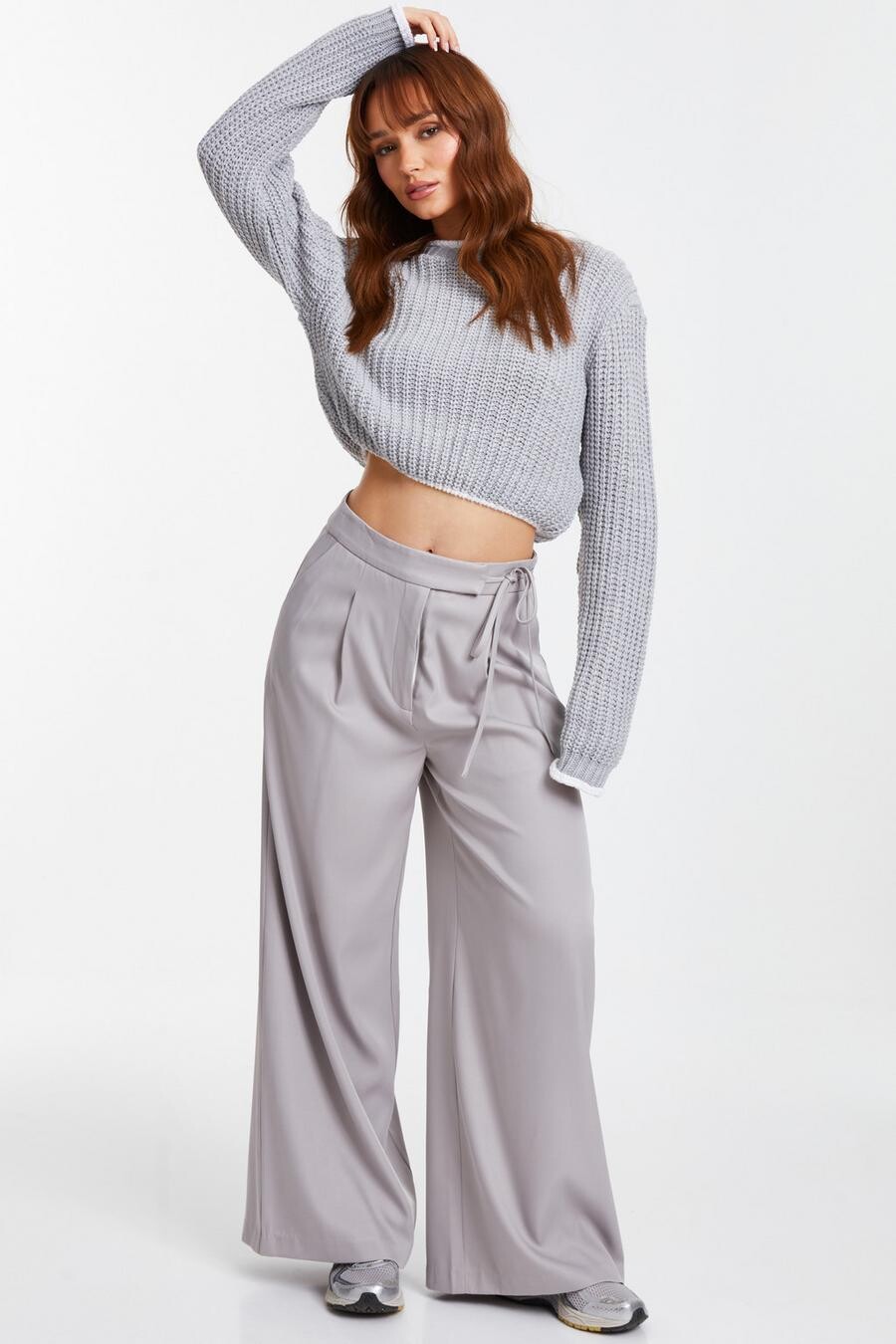 

Серый вязаный укороченный джемпер QUIZ Clothing