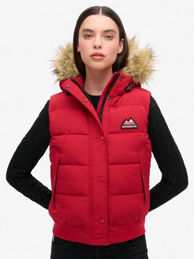 

Жилет из искусственного меха эверест Superdry, цвет Barndoor Red